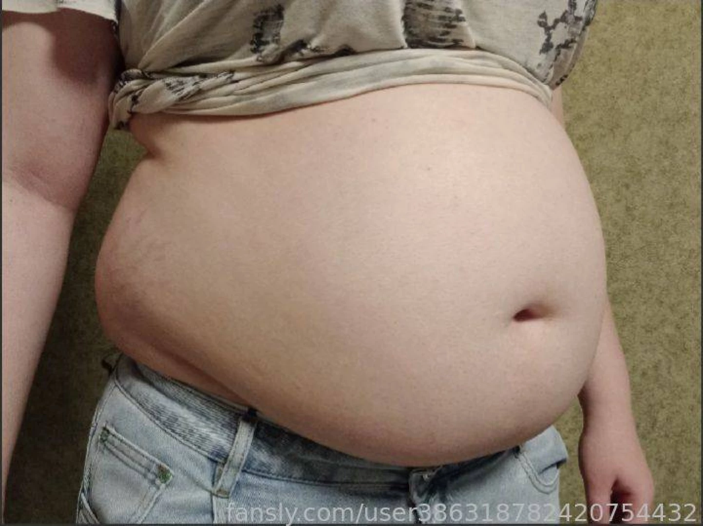 Beautiful gorgeous belly 