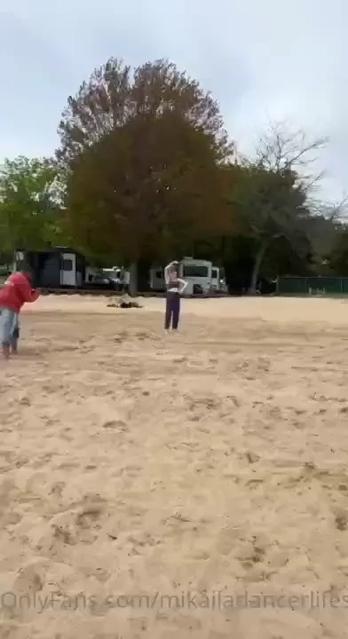 Exclusive access to behind the scenes of my new music video 