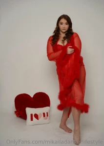 Swipe for me to open up my robe