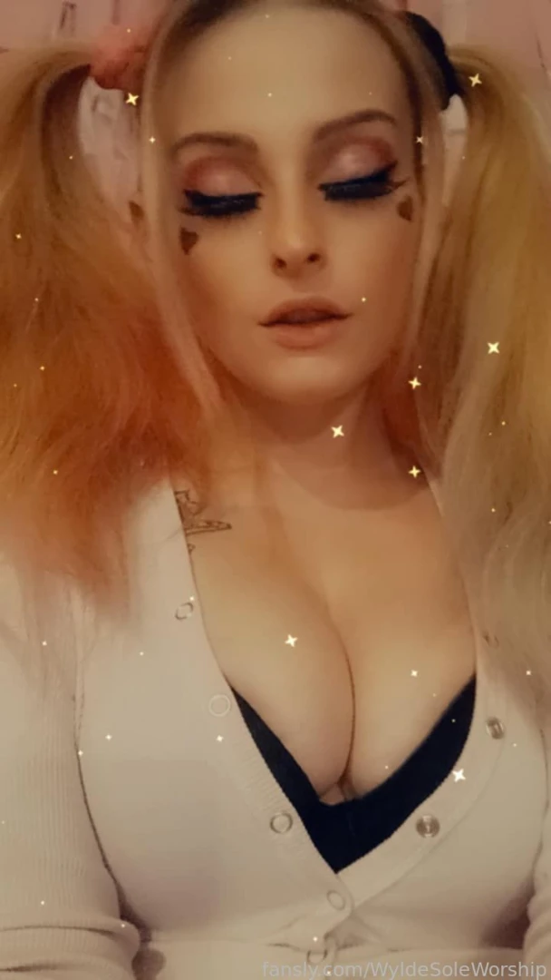 Getting ready to shoot some hot content with milfwife94 we ve got some part 2 