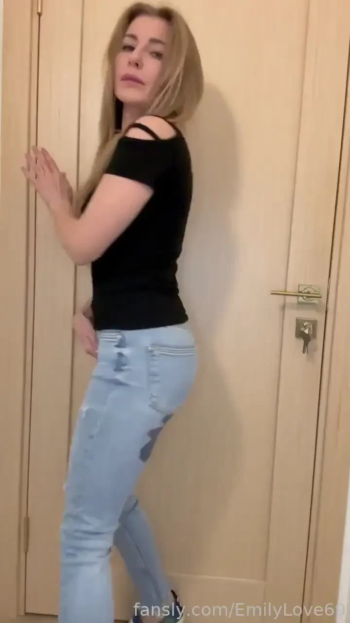 Fyp wetting pee piss pantypiss omo watergame jeans wetjeans omorashi 