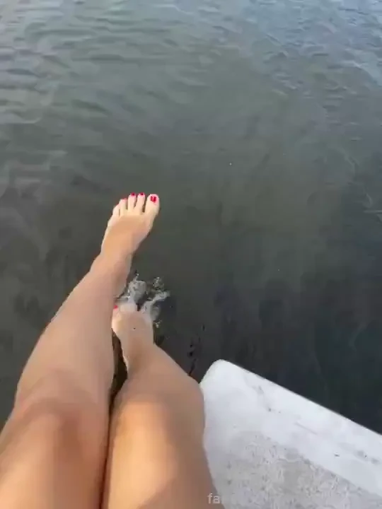 I wash my feet i feel the water touching my feet and then you ll lick 