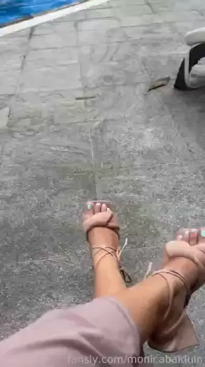 Get on your knees and suck on my perfect toes perfect colors are here 