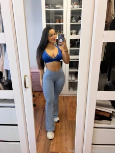 Do you think you can handle curves like that fyp latina huge pussy ass
