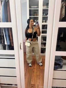 Would you like to be mi sugar daddy and go to the mall with me