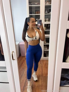 Would you like to see how i try on my tightest leggings bigbooty