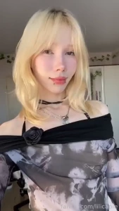 Yoo pookies i need your help i ve been a blonde for quite a long time