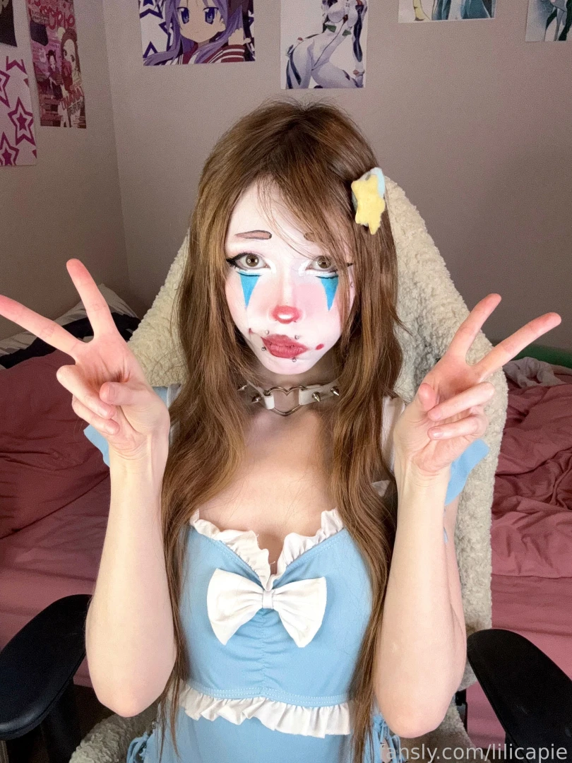 Honk honk would u come to my circus show been practicing a few tricks 