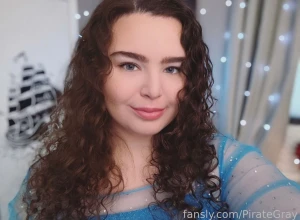 Tried a little elsa costume and it just is not it sometimes outfits part 1