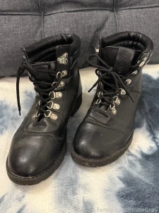 Taking pics of some old shoes allthingsworn or poshmark for those who