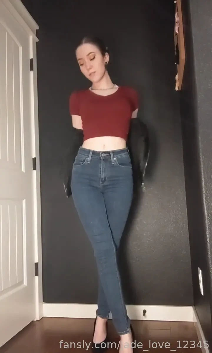 To celebrate my 4th anniversary as an adult content creator i ve 