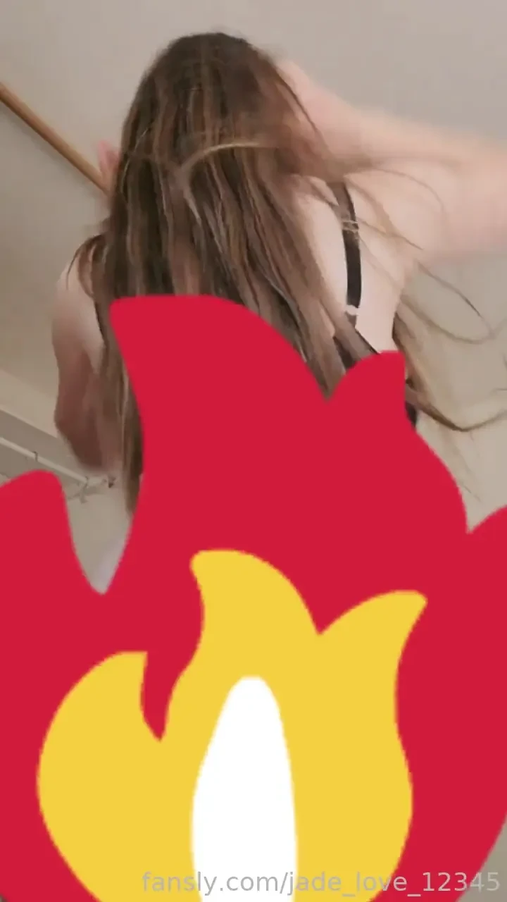 Pregnant twerking i bet you didn t know a pregnant woman could twerk 