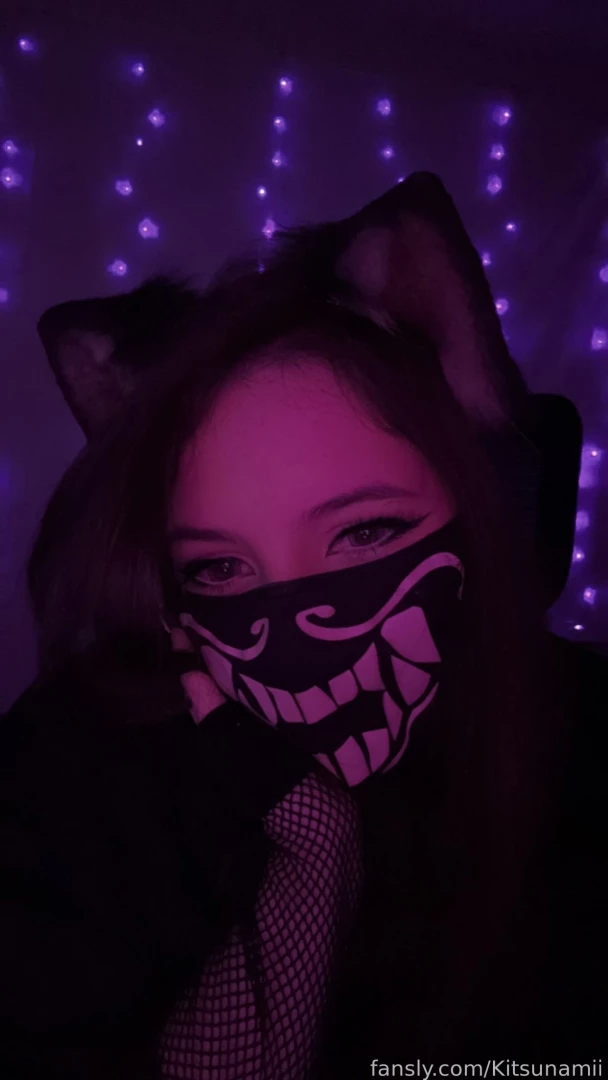 Aaaaa i m cute right aren t i cute i wanna try doing contacts and part 16 