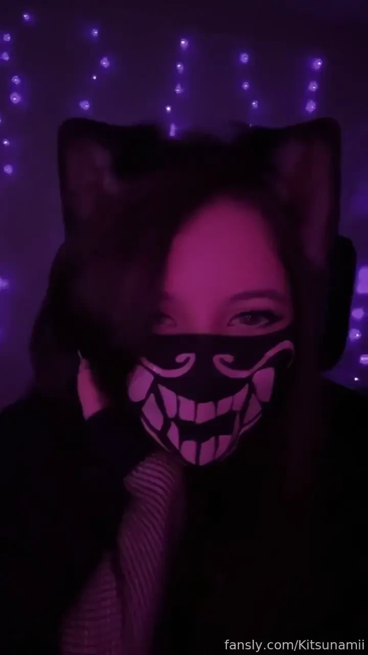 Aaaaa i m cute right aren t i cute i wanna try doing contacts and part 1 