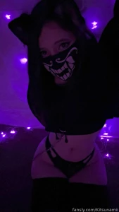 Aaaaa i m cute right aren t i cute i wanna try doing contacts and part 11