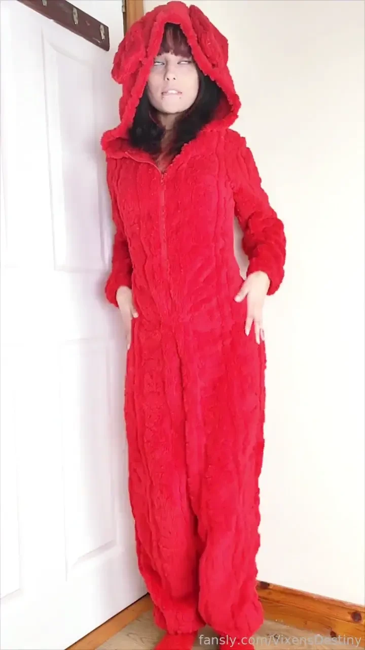 Join me for a sleepover adorable cute pornstar 