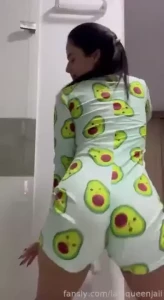 Dancing twerking is my passion you can t stand some of my feelings