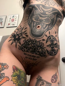 Back in nebraska for a few days took some nudes in my besties bathroom part 9