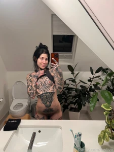 Me last night at like 11pm after flying across the country to seattle part 3