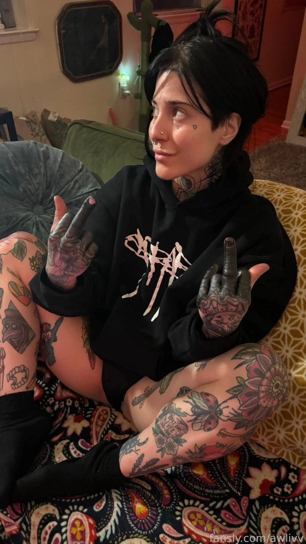 Hi y all i got my fingers tattooed again very heavily yesterday and 