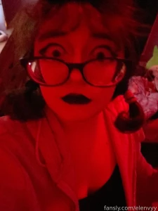 Never wore black lip gloss beforeee im kinda embarrassed showing my part 25