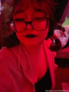 Never wore black lip gloss beforeee im kinda embarrassed showing my part 13