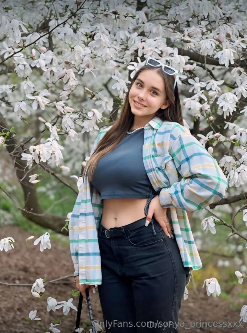 Fresh college cutie leya_le wants to show daddy how wet she is this part 19 