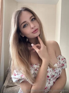 Hot teacher this sexy girl eleon0ra doesn t mind rocking out with her part 25