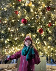 Happy new year i love the holidays so many balls jingling over my head