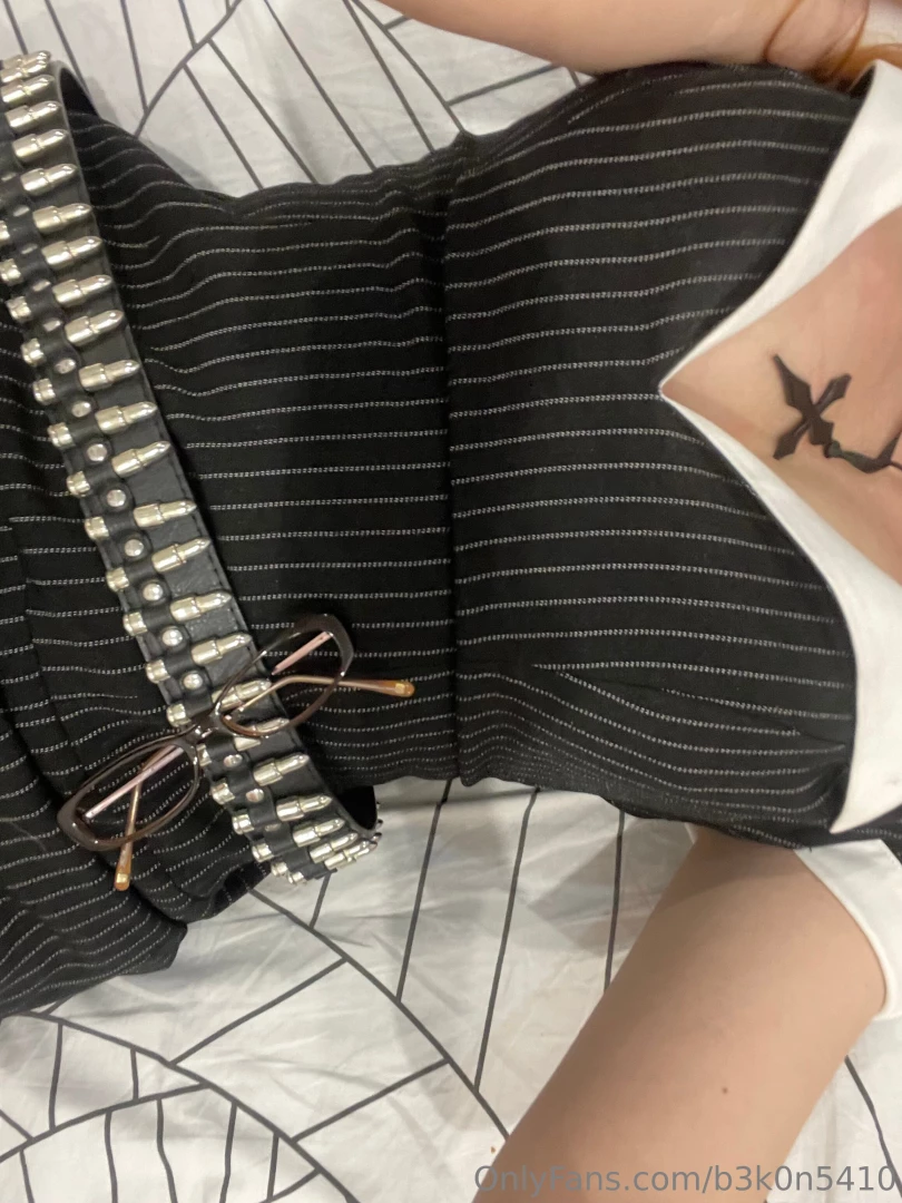 Hi sweetie i send you my cool photo in private message part 1 