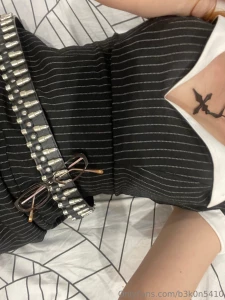 Hi sweetie i send you my cool photo in private message part 1