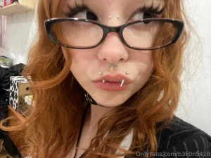 Hi sweetie i send you my cool photo in private message