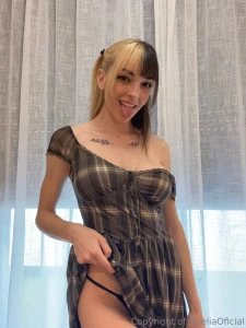 Este vestidito esta pidiendo a gritos que me lo arranques