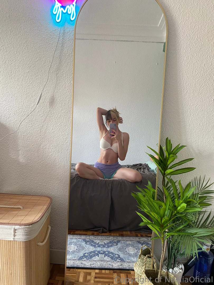 Empezamos el d a juntitos te espero en mi camita 