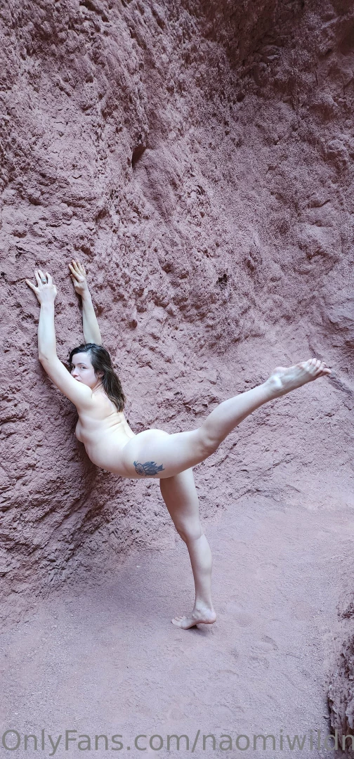 I never shared this gorgeous set of yoga snaps from the rainbow valley part 3 