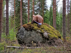 Mets n siimeksess on vaikka mit n ht v kun poikkeaa v h n sivuun