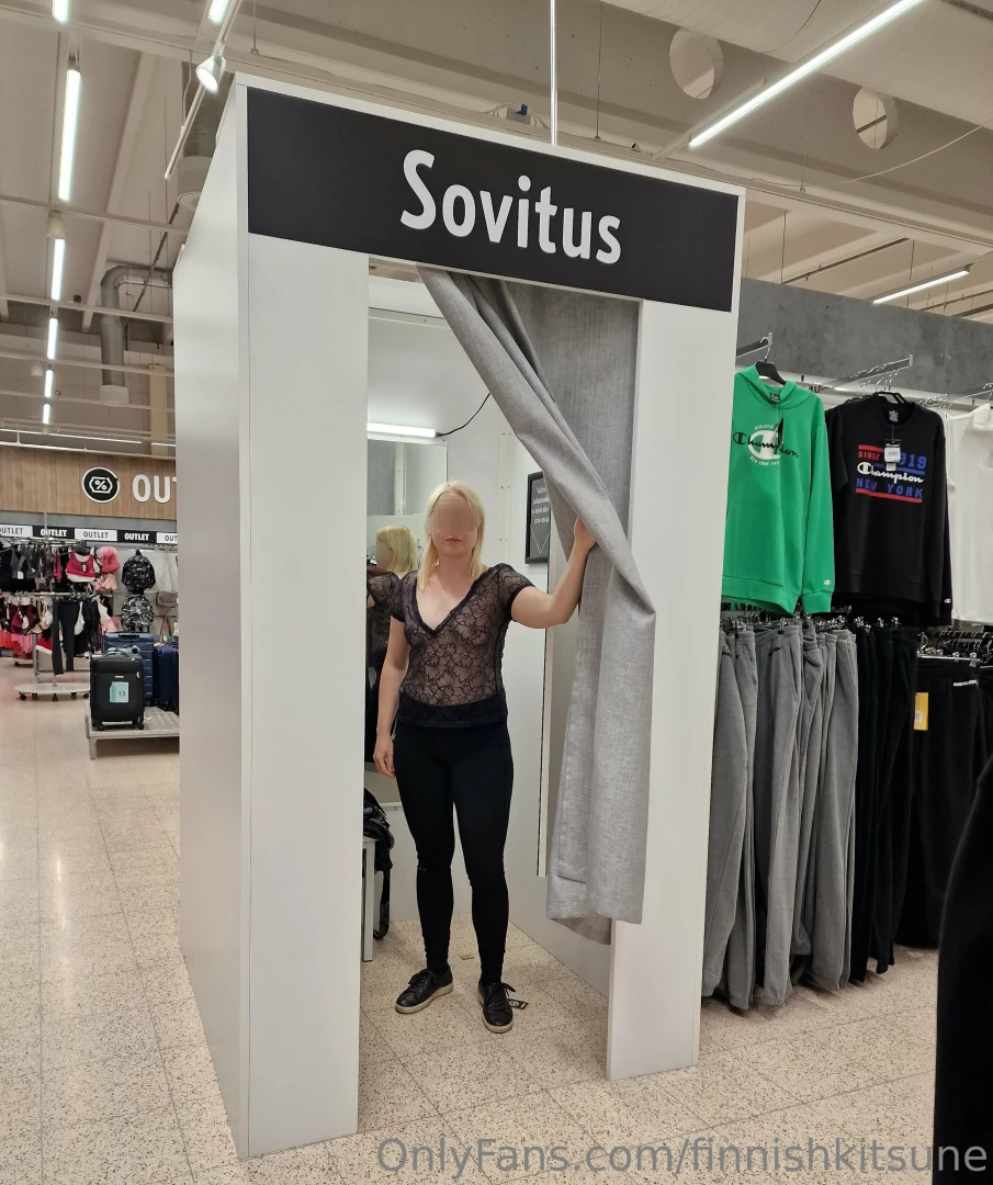 Vaatteita sovittelemassa trying on some clothes part 1 