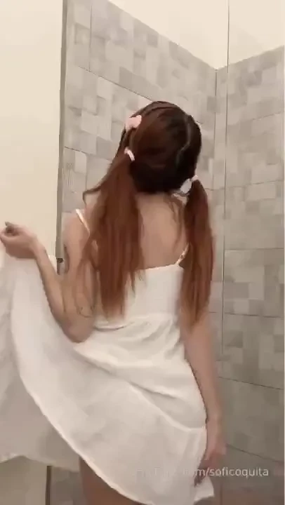 Mimimi sofi chikita antes de tomar una ducha de beb 