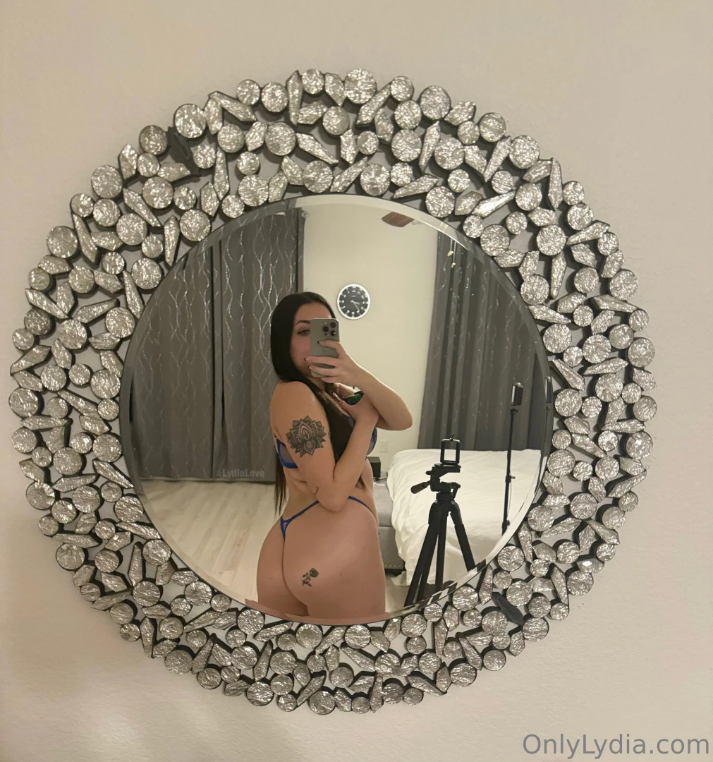 I took this right before i kissed a cute girl and sucked her strap on 