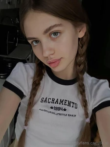 Stop scrolling enya18y o she s only 18yo and she already wants to see part 29