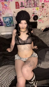 Merry christmas everyone here s some lewds and cute pics i ll be part 8