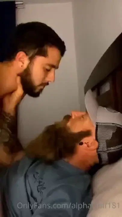 I could make out with cutuncutbros for hours my dick is so hard right 