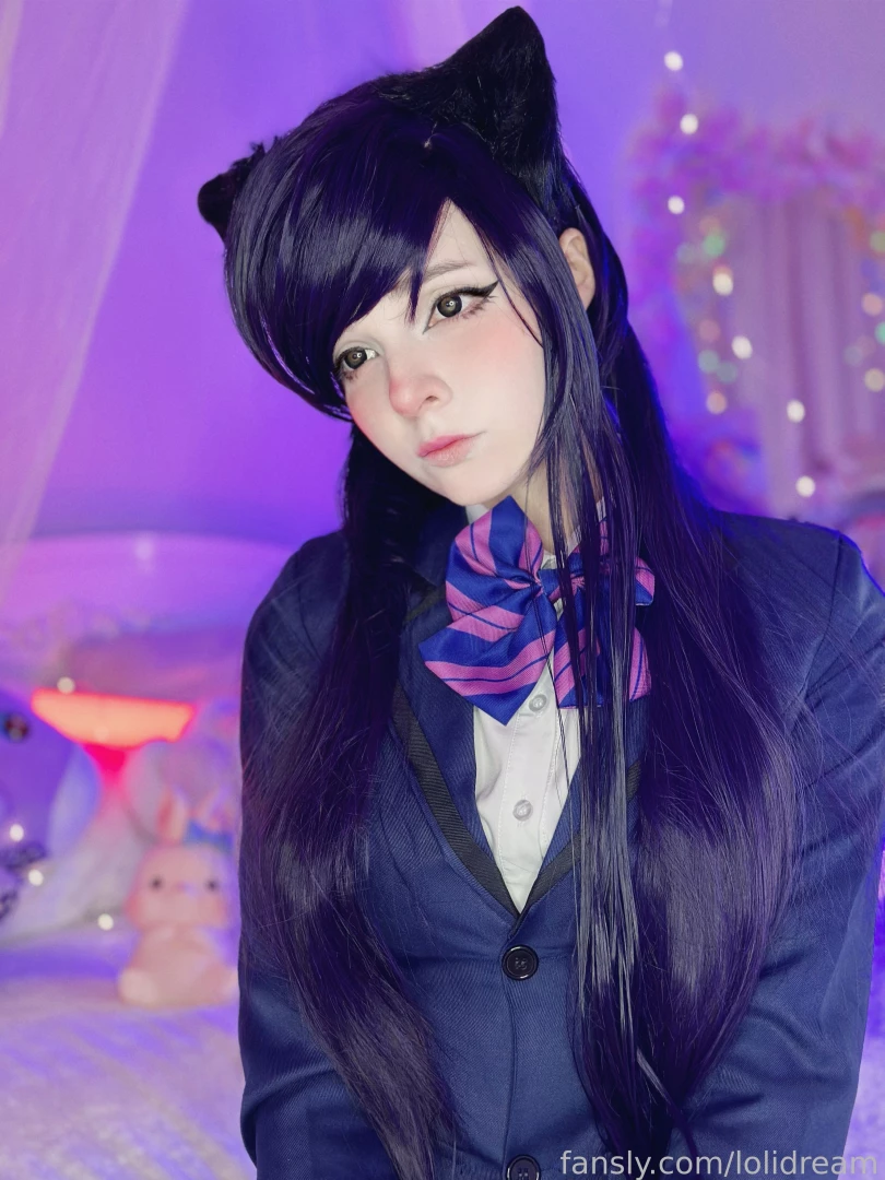 Komi-san is very uncomfortable with people she s afraid to talk so don 