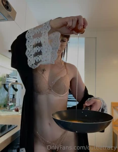 My frying pan isn t the only thing heating up today dm me now if you