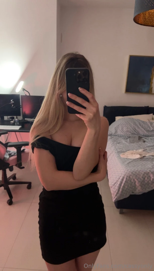 Room is messy should i trade my black dress for a maid outfit 