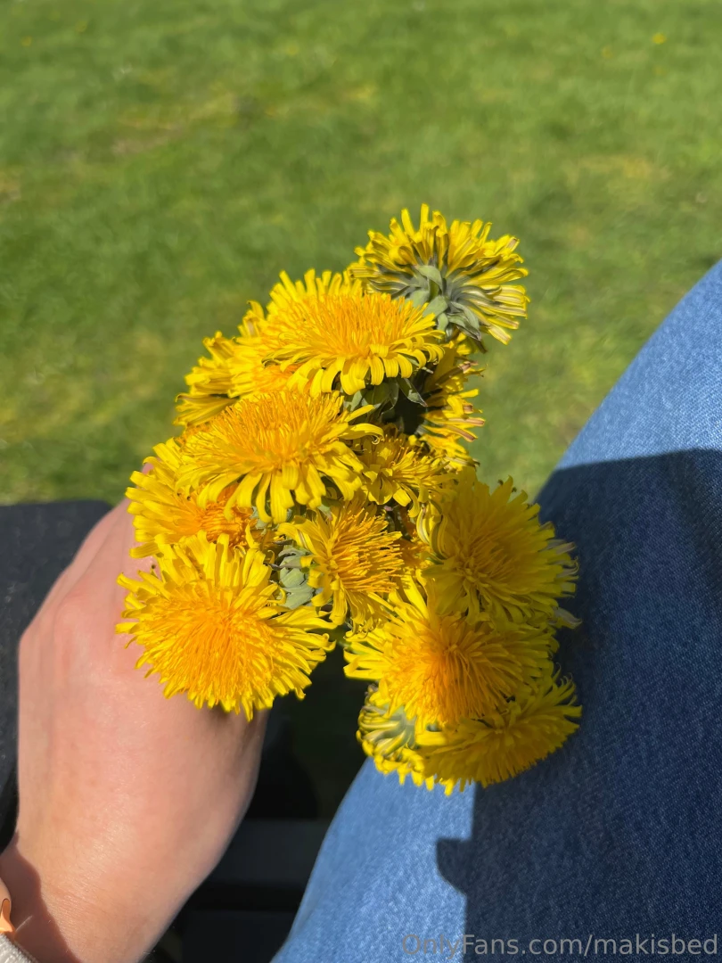 Just a little day in the life of maki most of it is spent naked p part 6 