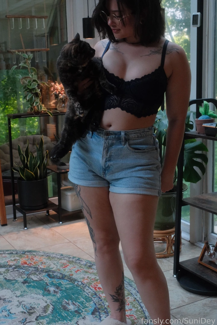 This is typically what happens during a quick photo session move pets part 2 