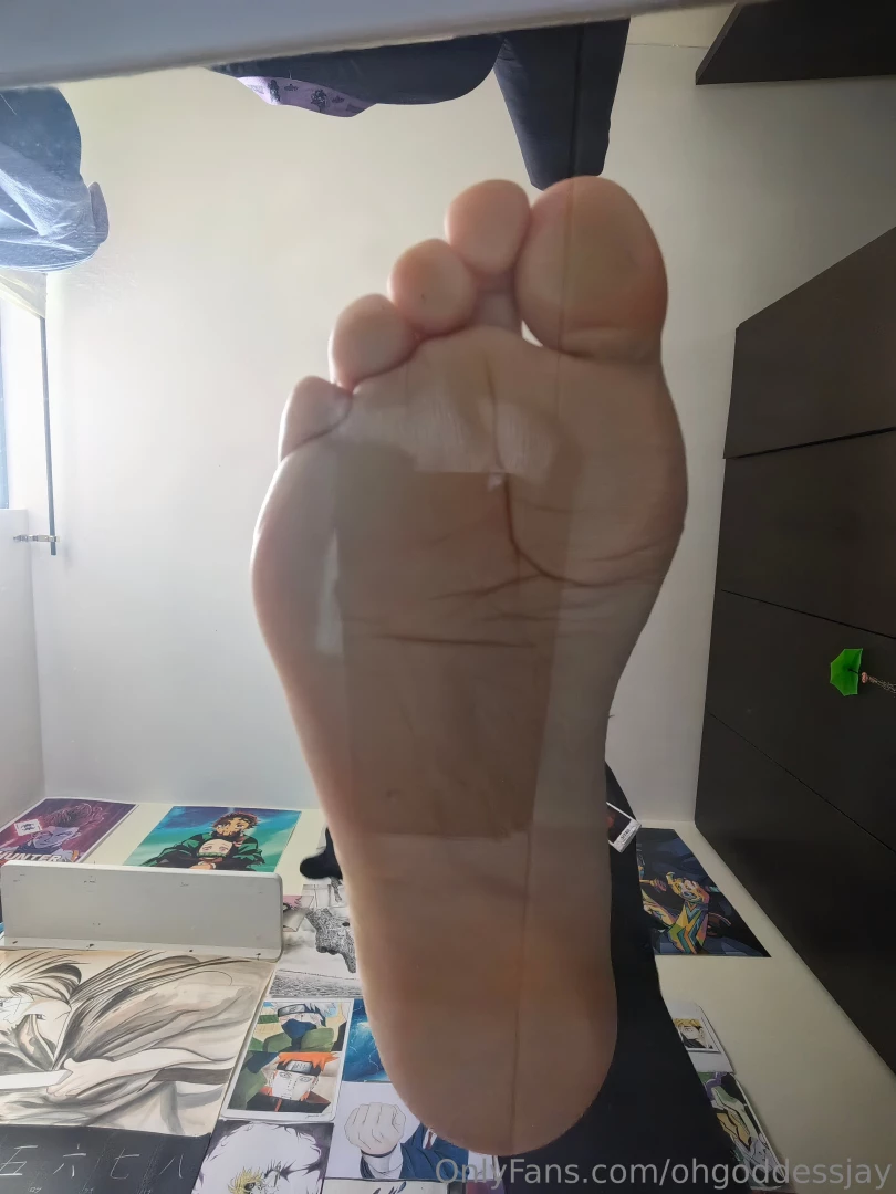 So you would look crushed under my big soles part 1 