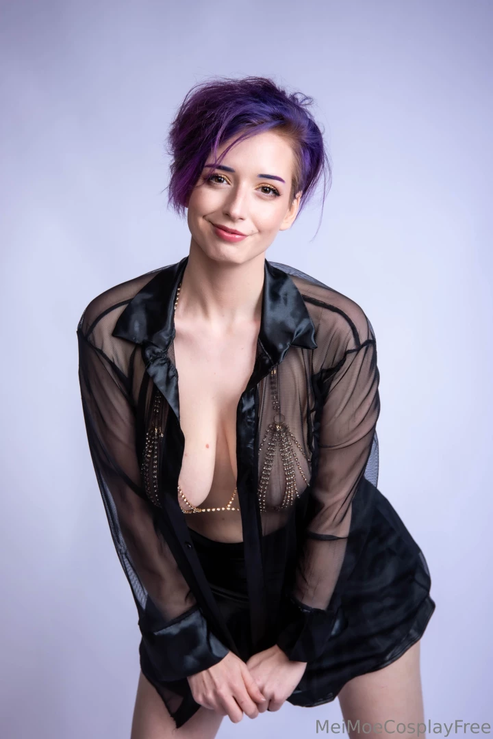 Say hello to my beautiful friend pennykun want to keep her cumpany and 