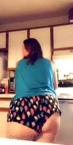 A booty tease hehe happy humpday amp asswednesday tips appreciated and